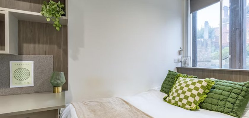 Image of Centre Gate, Bristol