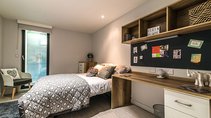 iQ Elgin Place