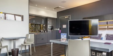 Image of Iconinc Roomzzz @ Chester