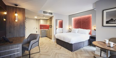 Image of Iconinc @ Roomzzz - York